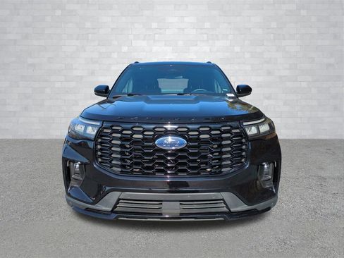 Used 2025 Ford Explorer ST-Line image 8
