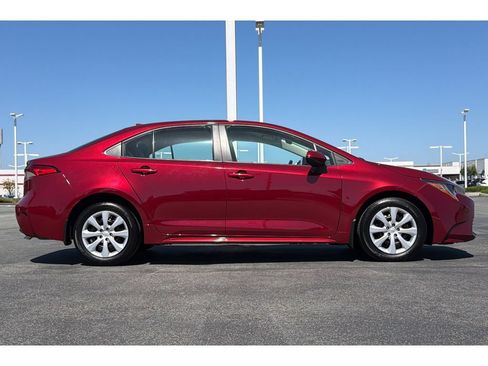 Certified 2025 Toyota Corolla LE FWD image 3