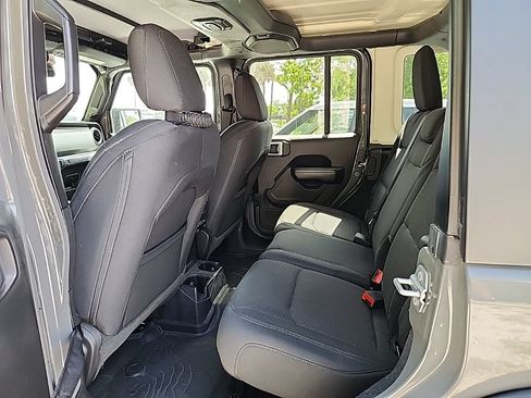 Used 2020 Jeep Wrangler Unlimited Sport AWD/4WD image 3