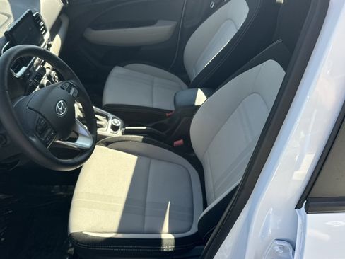 New 2025 Hyundai Venue SEL image 19