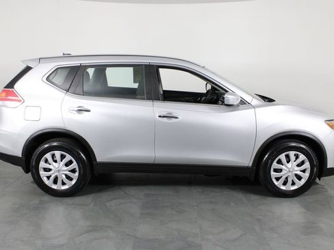 Used 2015 Nissan Rogue S image 14