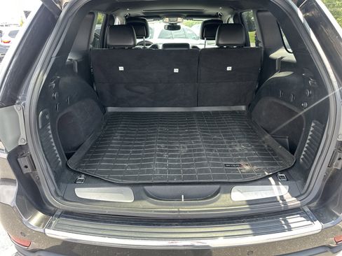 Used 2017 Jeep Grand Cherokee Limited image 13