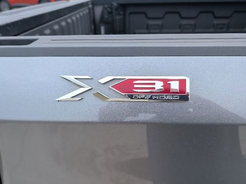 Used 2021 GMC Sierra 1500 SLT AWD/4WD image 14