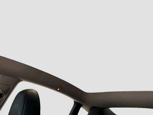 Used 2025 Tesla Model Y Long Range RWD image 33