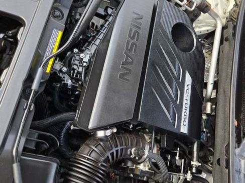 Used 2022 Nissan Rogue SV image 17