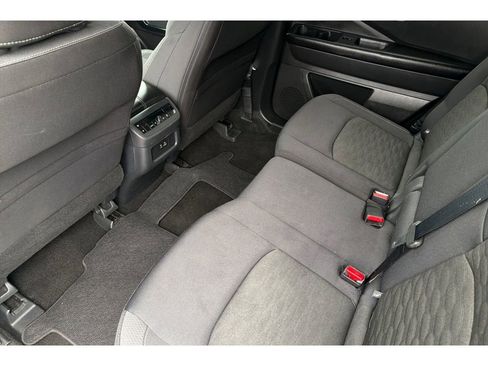Used 2024 Nissan Pathfinder SV FWD image 13
