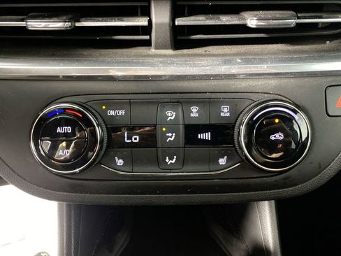Used 2024 Buick Envista Preferred w/ Convenience I Package FWD image 18