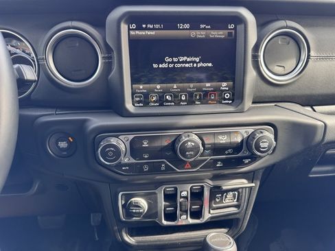 Used 2021 Jeep Gladiator Overland w/ Popular Equipment Package image 30