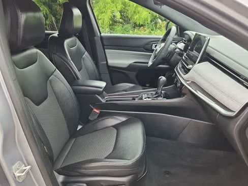Used 2024 Jeep Compass Latitude AWD/4WD image 18