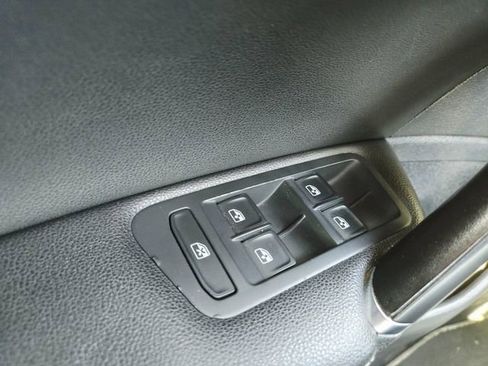 Used 2017 Volkswagen Golf Alltrack SE image 34