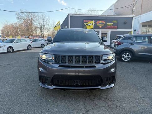 Used 2017 Jeep Grand Cherokee SRT image 2