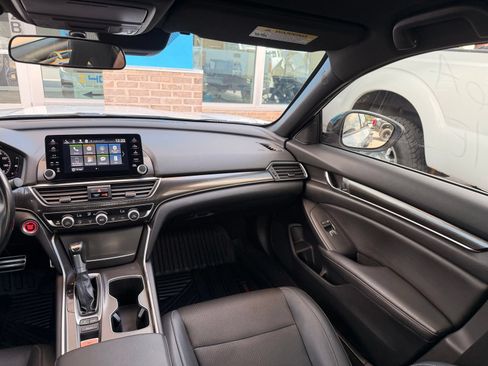 Used 2021 Honda Accord Sport image 25