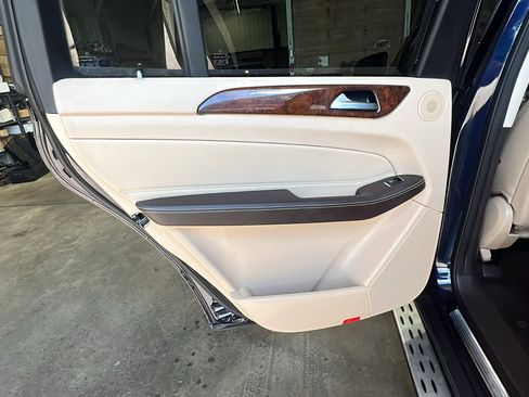 Used 2019 Mercedes-Benz GLS 450 4MATIC image 15