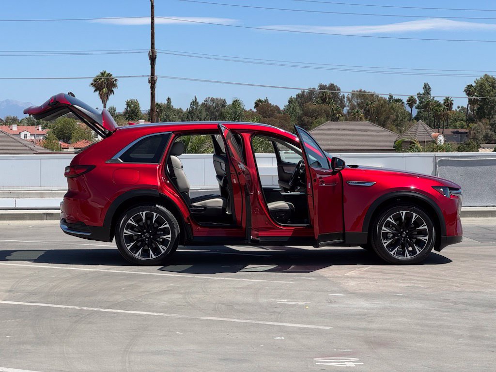 Certified 2024 MAZDA CX-90 Plug-In Hybrid w/ Premium Pkg AWD/4WD image 30