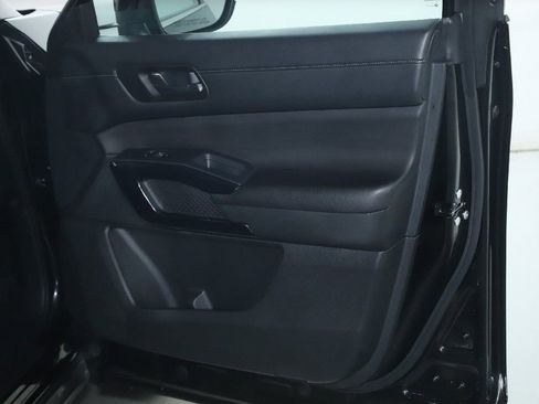 Certified 2025 Nissan Pathfinder SV FWD image 26