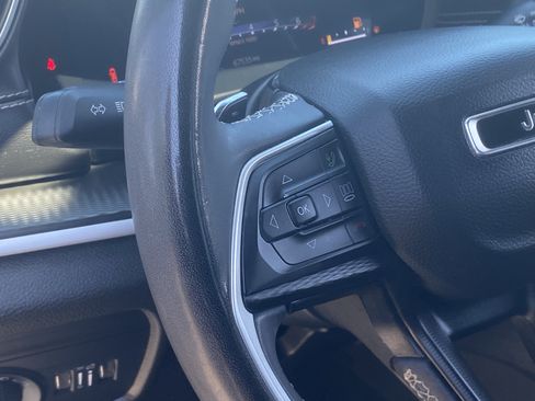 Used 2023 Jeep Grand Cherokee L Laredo AWD/4WD image 24