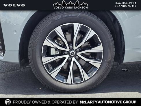 Used 2024 Volvo XC60 B5 Plus AWD/4WD image 29