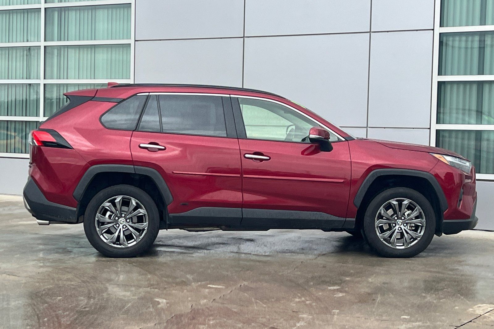 Used 2023 Toyota RAV4 Limited w/ Limited Grade Weather Package AWD/4WD image 3