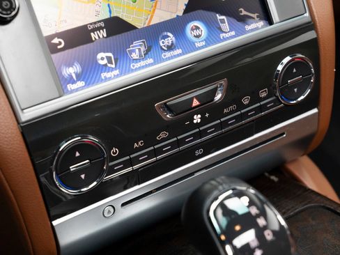 Used 2014 Maserati Quattroporte GTS RWD image 32