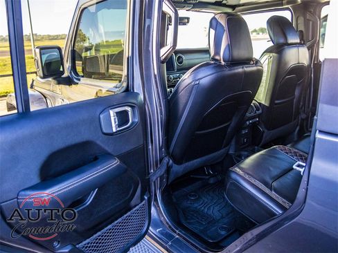 Used 2021 Jeep Gladiator Overland image 24