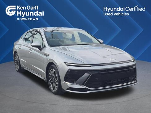 Certified 2025 Hyundai Sonata SEL FWD image 1