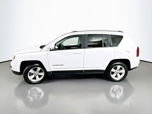 Used 2016 Jeep Compass Latitude AWD/4WD image 4