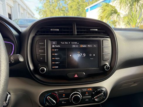 Used 2025 Kia Soul LX w/ Option Group 015 image 18