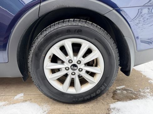 Used 2019 Kia Sorento LX w/ LX Convenience Package image 7