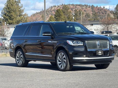 Used 2022 Lincoln Navigator L Reserve image 10