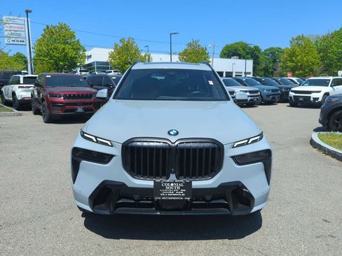Used 2024 BMW X7 xDrive40i w/ M Sport Package AWD/4WD image 9