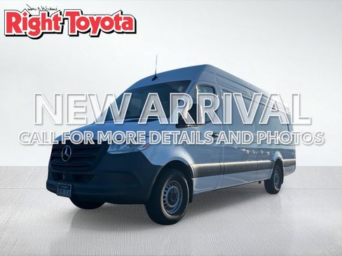 Used 2026 Mercedes-Benz Sprinter 2500 image 1