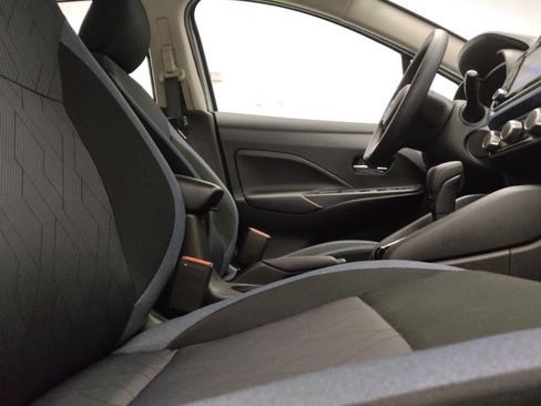 Used 2025 Nissan Versa SV FWD image 21