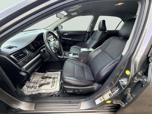 Used 2015 Toyota Camry SE FWD image 16