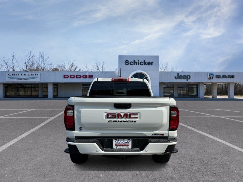 Used 2025 GMC Canyon AT4 w/ Nightfall Edition AWD/4WD image 4