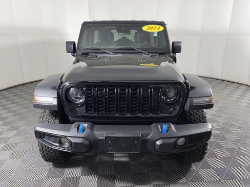 Used 2024 Jeep Wrangler Unlimited AWD/4WD image 11