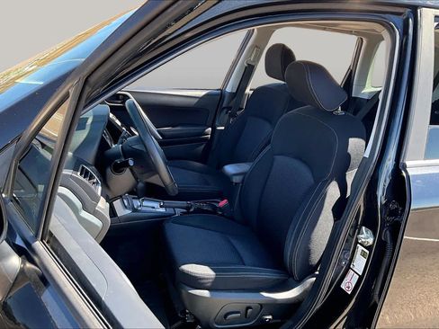 Used 2017 Subaru Forester 2.5i Premium w/ Protection Package #1 AWD/4WD image 8