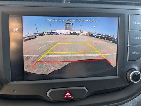 Used 2025 Kia Soul LX w/ LX Technology Package image 13