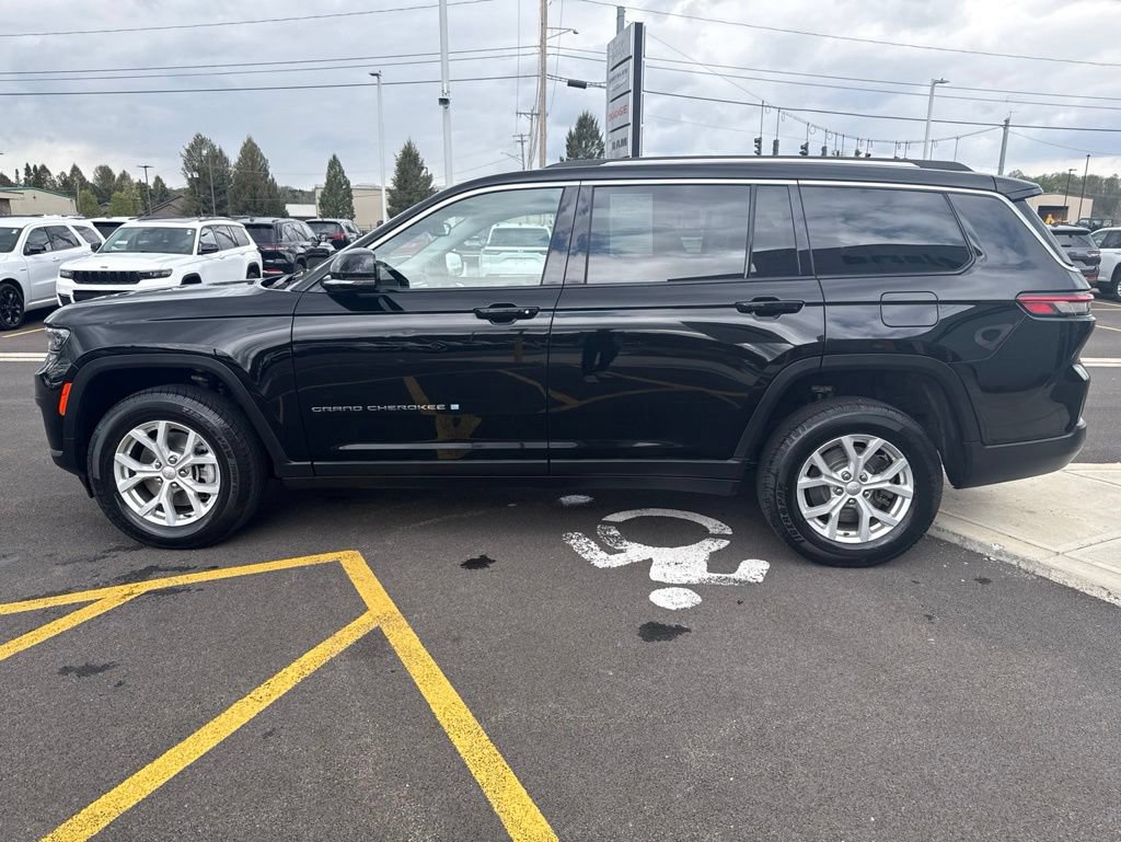 Used 2023 Jeep Grand Cherokee L Limited AWD/4WD image 5