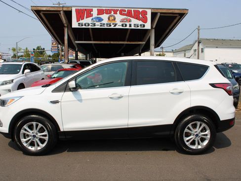 Used 2017 Ford Escape SE AWD/4WD image 4