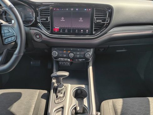 Used 2025 Dodge Durango GT AWD/4WD image 11