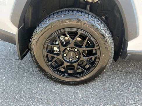 Used 2025 Toyota RAV4 XLE w/ Convenience Package FWD image 27