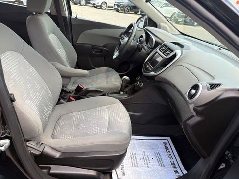 Used 2020 Chevrolet Sonic LT FWD image 19