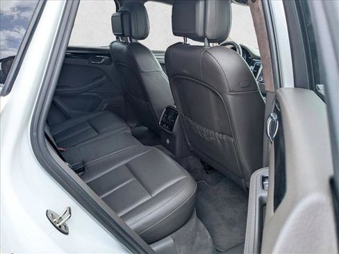 Used 2017 Porsche Macan S image 20