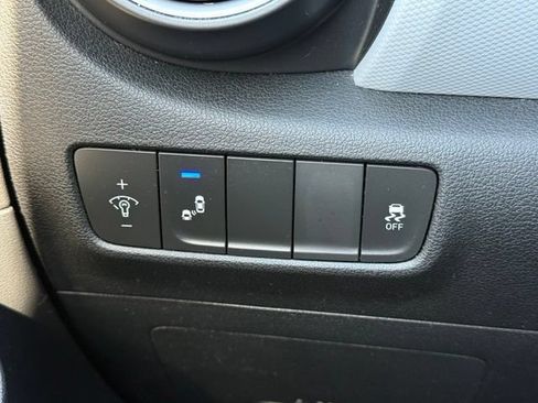 Used 2018 Hyundai Kona SEL AWD/4WD image 25