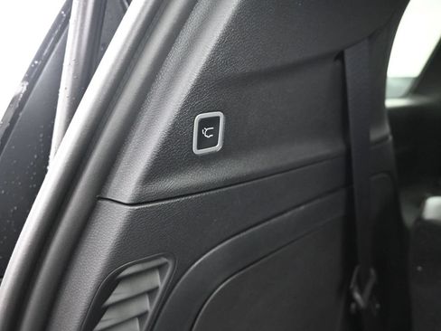 Used 2025 Chrysler Pacifica Select FWD image 15