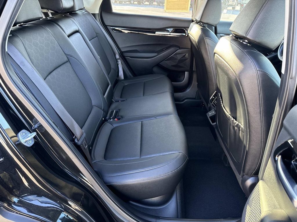 Used 2024 Kia Seltos EX AWD/4WD image 21