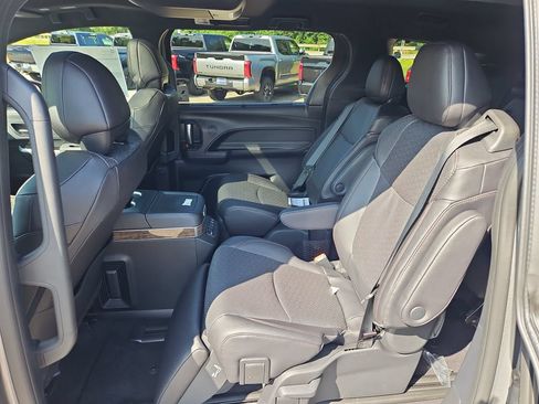 New 2026 Toyota Sienna Platinum AWD/4WD image 24