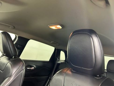 Used 2016 Jeep Cherokee Limited image 13