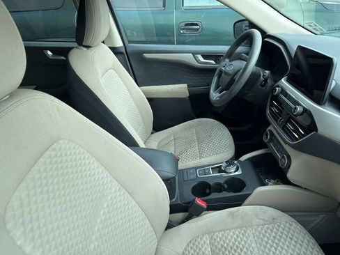 Used 2020 Ford Escape SE FWD image 3