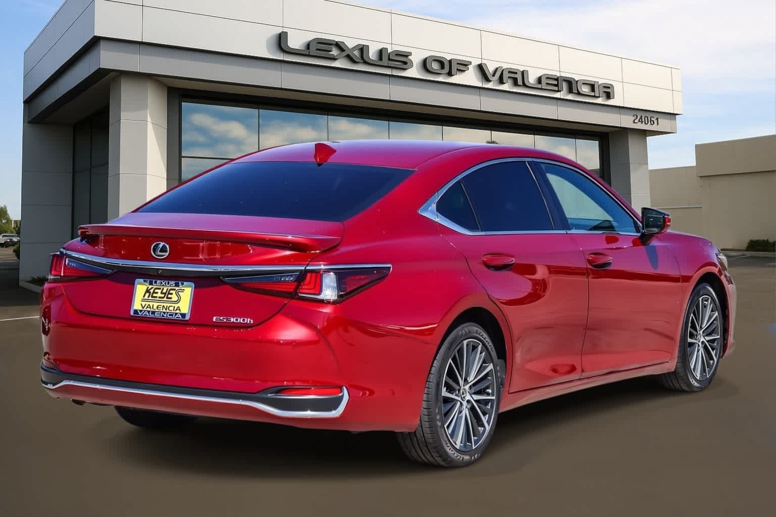 Used 2025 Lexus ES 300h w/ Premium Package FWD image 4